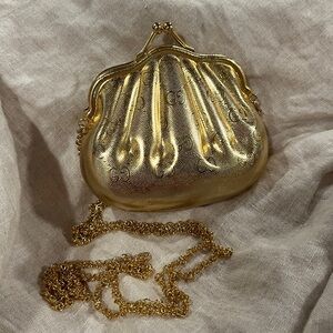 RARE Gucci Shell Miniaudiere